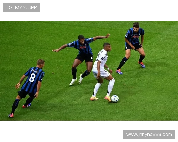 足球赛2中的足球明星们展现激情与才华的精彩瞬间与背后故事